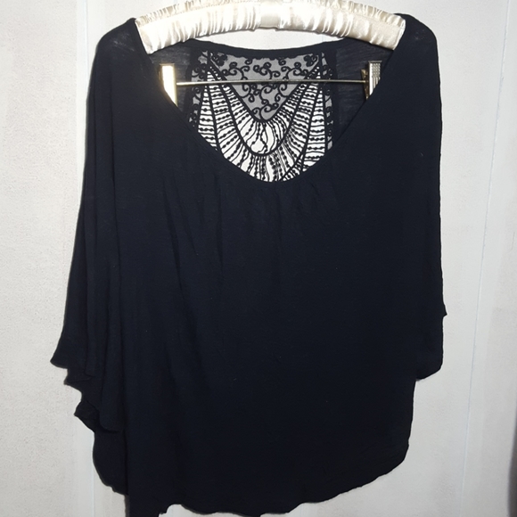 Boho Bundle 2 pairs of shorts & 1 black shirt - Picture 6 of 8